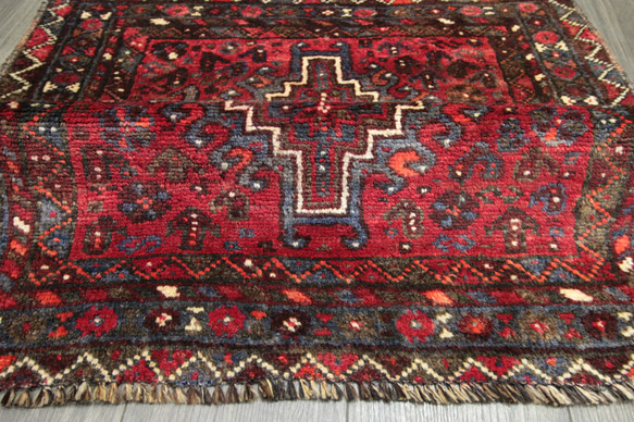 アンティークペルシャ絨毯　トライバルラグ　カシュガイ族　オールド手織り絨毯　85x80cm　＃107 9枚目の画像