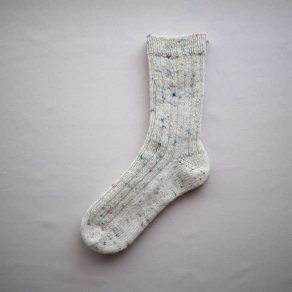 手編みの靴下（ツイード・オフホワイト） 1枚目の画像