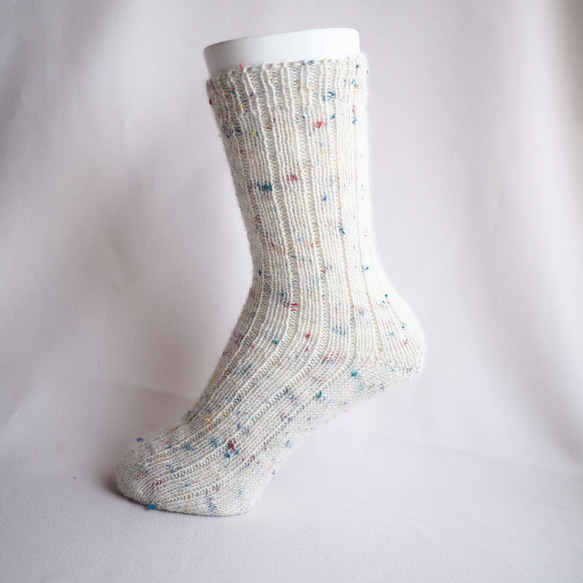 手編みの靴下（ツイード・オフホワイト） 2枚目の画像