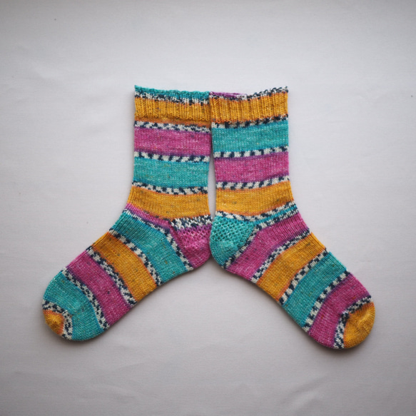 手編みの靴下（Opalソックヤーン・ビューティー） 6枚目の画像