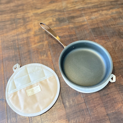 鍋敷きにもなる鍋つかみ 13枚目の画像