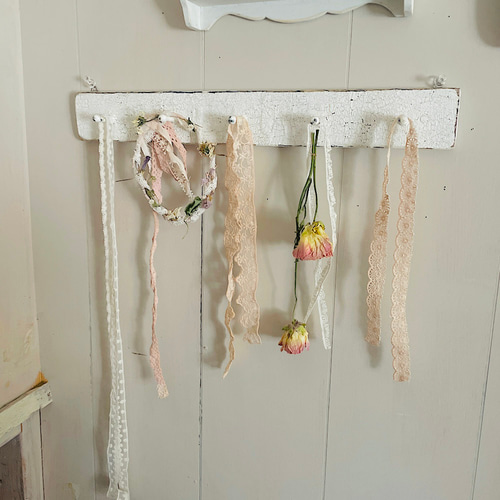 現品・在庫あり】シャビーなペイントのウォールハンガー フレンチ