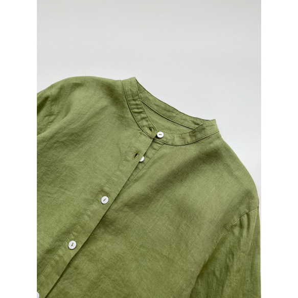 リネン  ブラウス    清涼感  バンドカラー   グリーン  シャツ トップス 無地  長袖 1枚目の画像