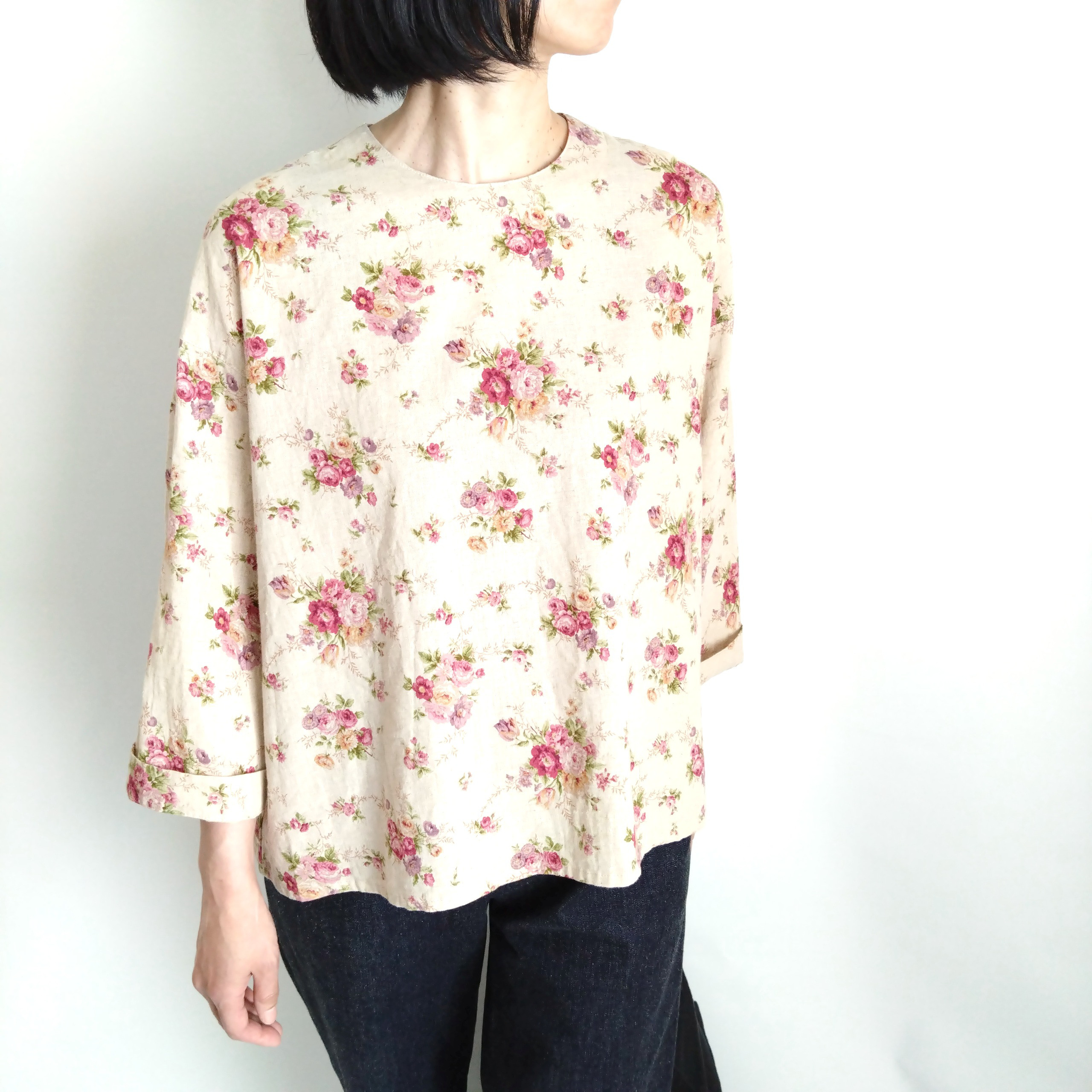 【期間限定送料無料!】再販！× 10  新！ボタニカルリネン × コットンの８分袖トップ  ナチュラルベース