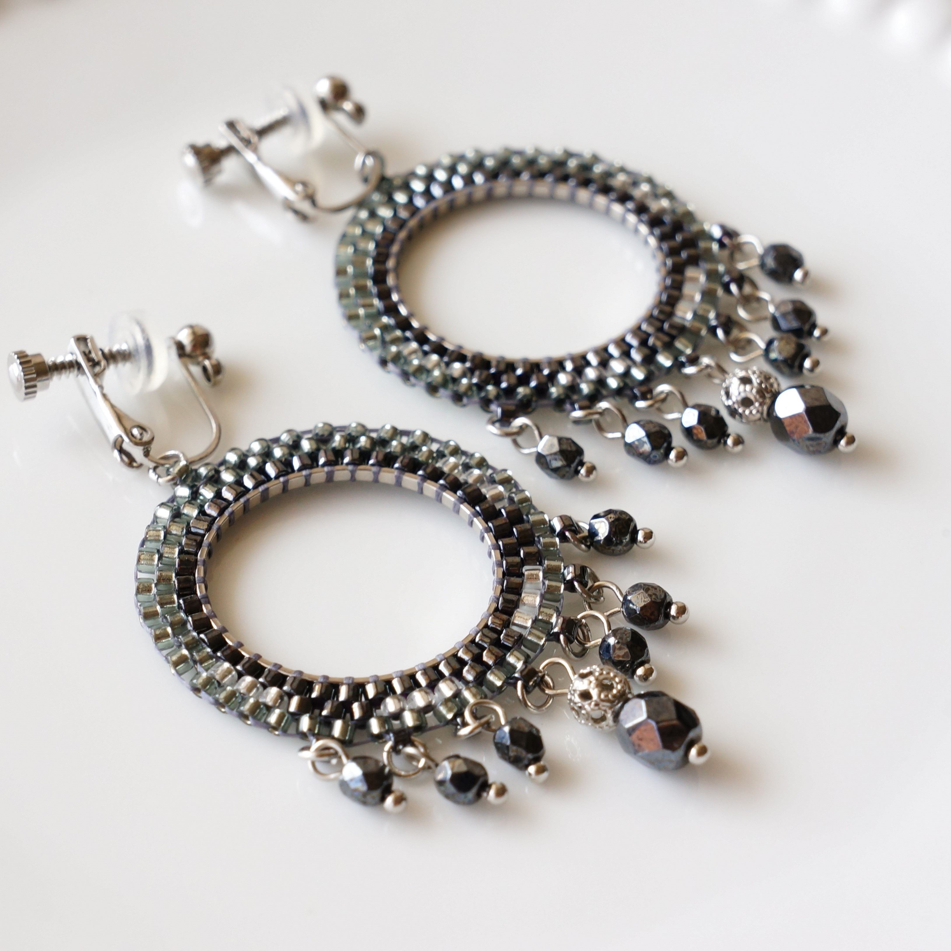 ダークシルバー　エスニック　フープ イヤリング ピアス