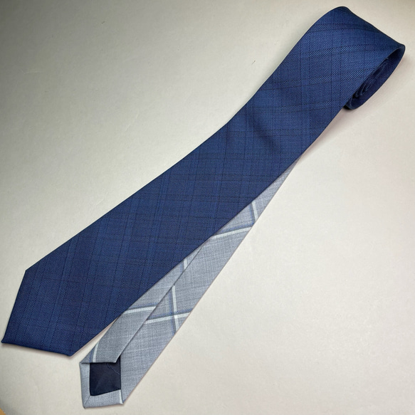 【受注製作】バイカラー　チェック　ブルー　プレゼント　ギフト【別途】名入れ　メッセージ　イニシャル　刺繍　ネクタイ 【受注製作】バイカラー　チェック　ブルー　プレゼント　ギフト【別途】名入れ　メッセージ　イニシャル　刺繍　ネクタイ A1283244229(9750円)