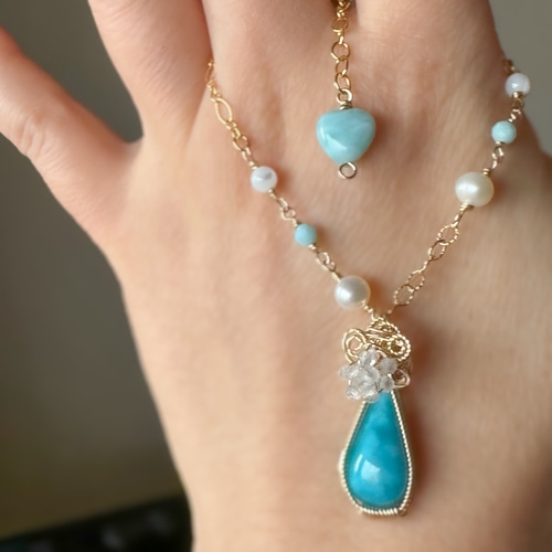 青い空のようなターコイズとラリマーの14kgfワイヤー