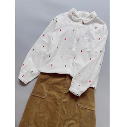 薄手   白シャツ  長袖  ブラウス    丸襟  春夏  刺繍   ダブルガーゼ 4枚目の画像