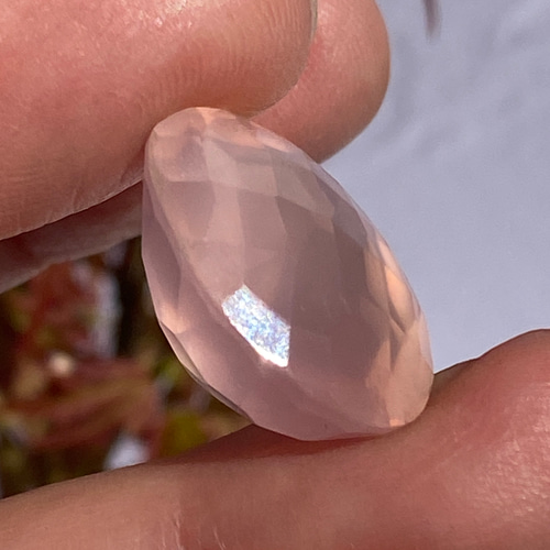 ◇紫外線発光◇【0.98ct】ジェイド（ピンク） オーバルカボ 約