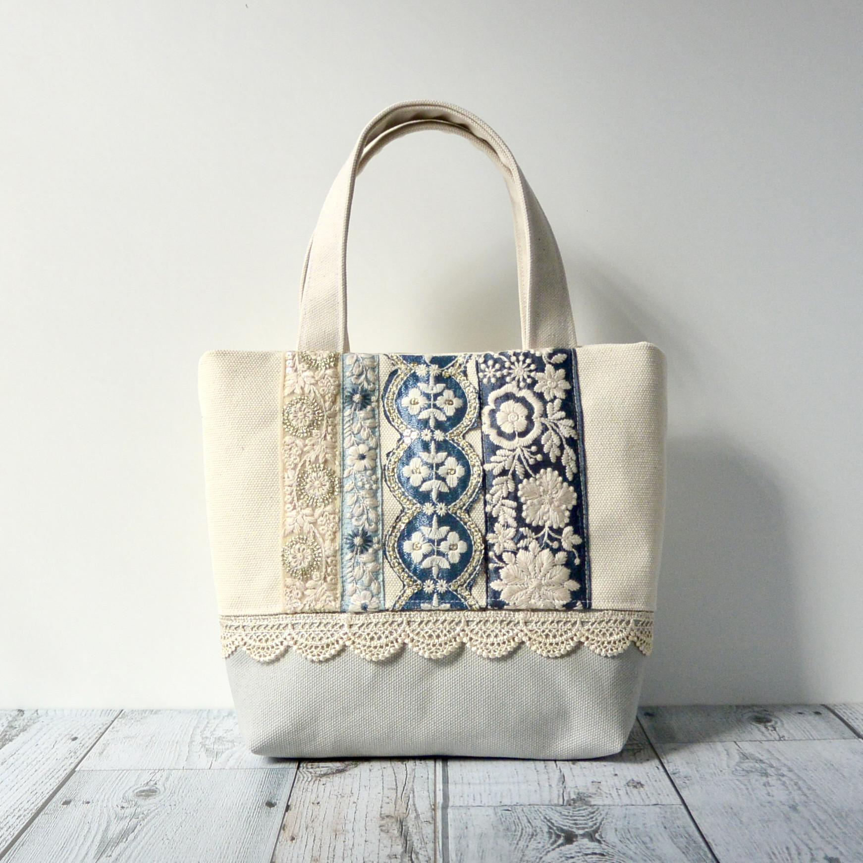 コアラ　インド刺繍ホワイト　トートバッグ　ハンドメイド インド刺繍リボン】ハンドメイド トートバッグ ショルダーバッグ