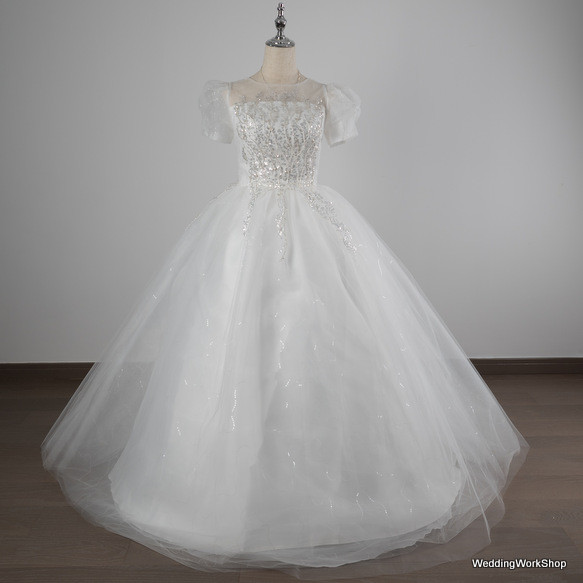 結婚式/美しい背中のリボン”キラキラスパンコール  ソフトチュール 短袖  ウェディングドレス ス  花嫁 G181