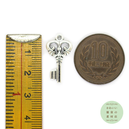 ハートの装飾模様の鍵のチャーム（アンティークシルバー/ハートキー）4