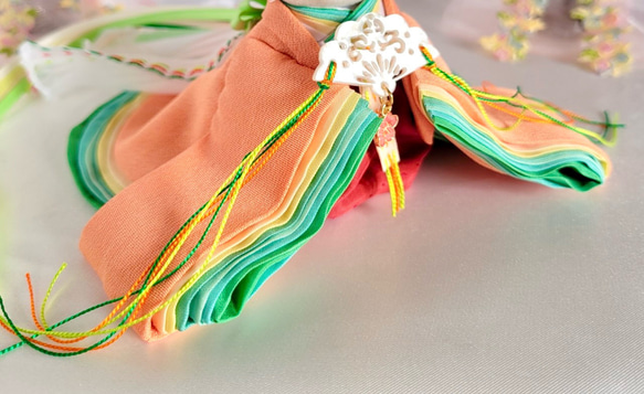 733 小さな着せ替えお着物〈お姫様〉十二単 正絹無地薄橙色に碧かさね