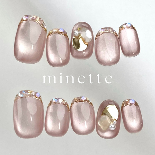 pinkぷるマグ × ビジューフレンチ ネイルチップブライダル  