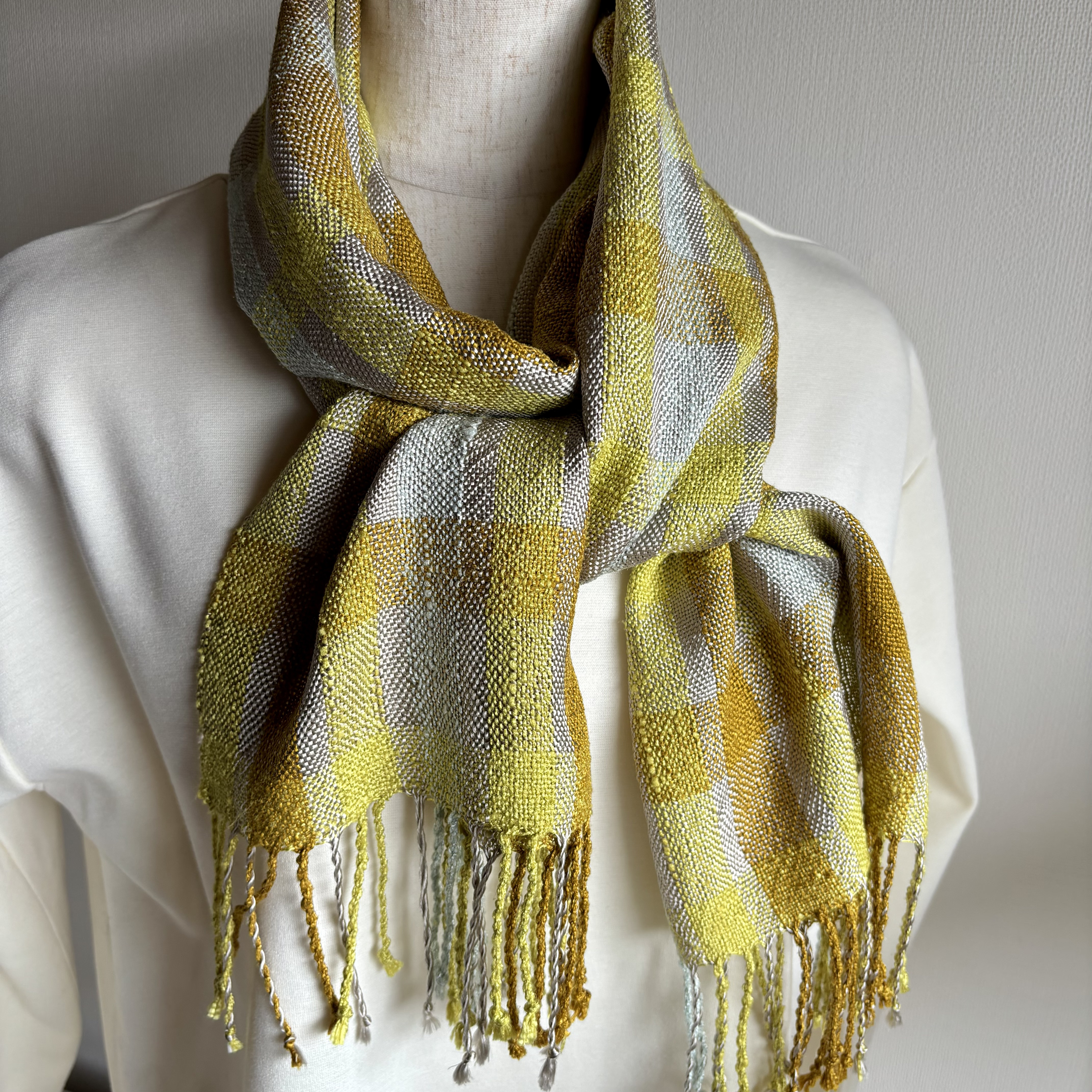 『手織り』/シルクのマフラー』/きいろ/（草木染）