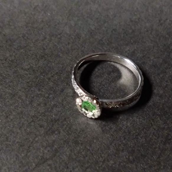 ツァボライト　グリーンガーネット　天然石　誕生石　１月　リング　指輪　ラウンド　一点物　金属アレルギー対応　宝石　緑色　 6枚目の画像