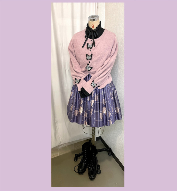 着物リメイク　1点もの【ヴィンテージ着物】ティアードスカート【紫　蝶柄】パープル　ヘットドレスとパニエ付き 2枚目の画像