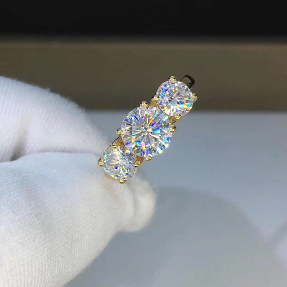 newデザイン】輝く モアサナイト ダイヤ リング K18WG 指輪・リング  