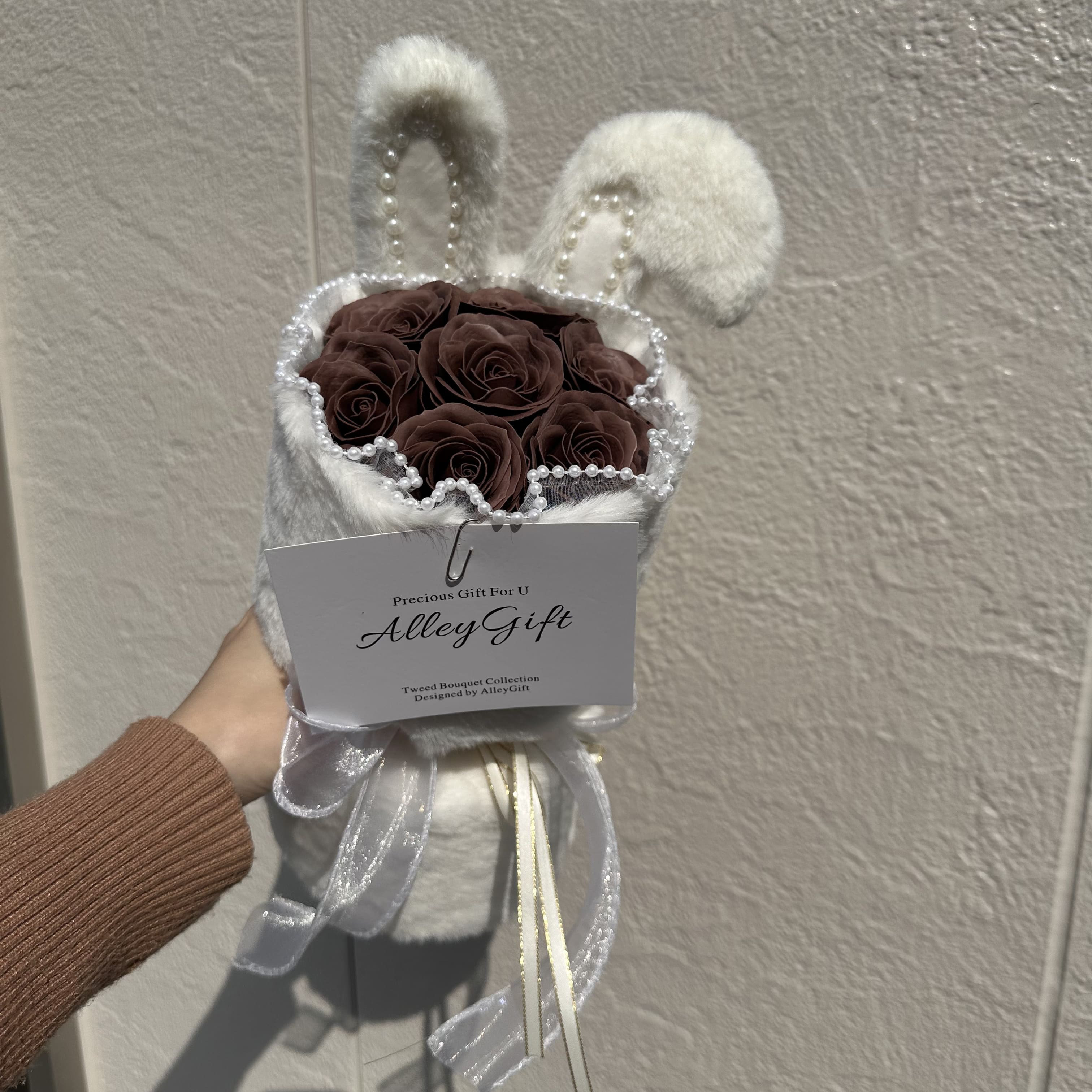 プリザーブド風花・グリッターローズの両方から選べる　ミニサイズのうさぎモチーフ花束　バズり中の花屋AlleyGift監修