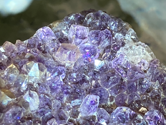 【愛の守護石♡】レインボー　アメジスト　クラスター　原石　紫水晶 2枚目の画像