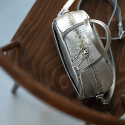 超軽量 2wayショルダーバッグ 革 斜めがけ ミニボストンバッグ 自立