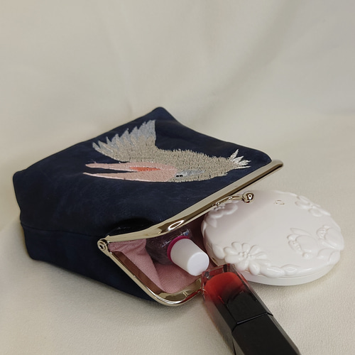 ハンドメイド本革がま口ポーチ ピンクのくちばし笑顔の