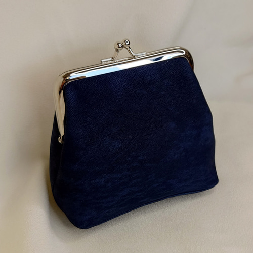 刺繍がま口ポーチバッグ　くすみカラーのガーデン　ハンドメイド オレンジ｜ボーダー刺繍のリネンミニがま口ポーチ（SS）｜全面手刺繍