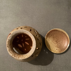 焼き締めの茶香炉　受け皿2枚付き　(アロマポット) 5枚目の画像