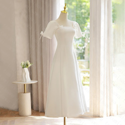 フランスの白いサテンの婚約パーティーの小さなドレス006 3枚目の画像