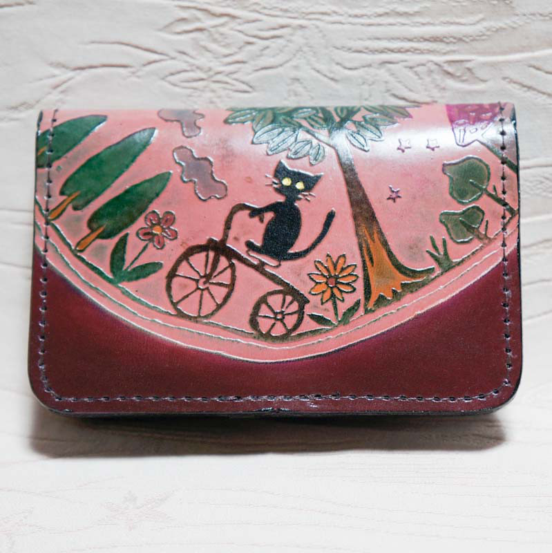 猫のデザイン　レザークラフト　 名刺＆カードケース　自転車猫。、赤系 catwalk　oikawa