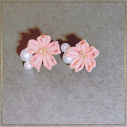 １輪の桜とコットンパールのピアス つまみ細工　桜ハンドメイド2024　結婚式　お呼ばれ　旅行　デート　春コーデ　オフィス 2枚目の画像