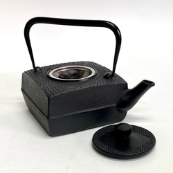 南部鉄器　鉄瓶　正方角あられ 0.6L 6枚目の画像