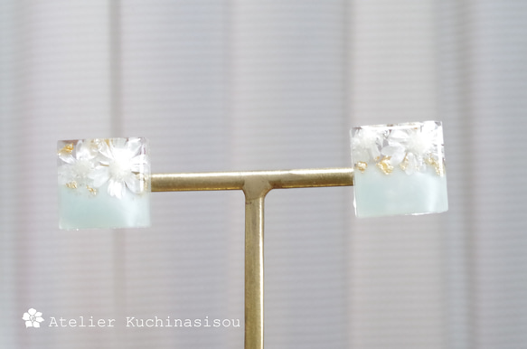 樹脂藝術花朵方形耳環&lt;冰藍色&gt; size.s 第3張的照片