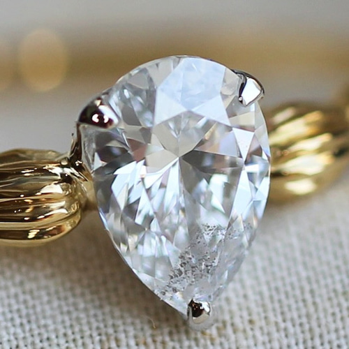 無色ダイヤモンド 0.370ct ペアシェイプカット 爪留め×アンティーク  