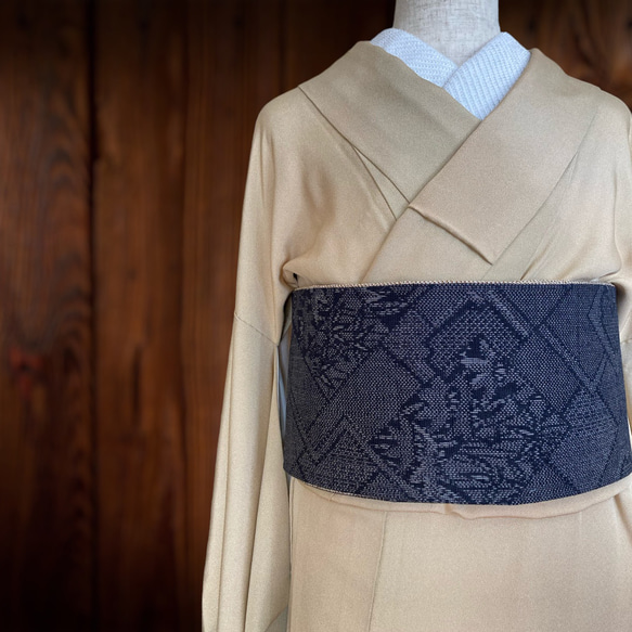 *和服布* 成人平子腰帶，採用白色大島春亞紡和韓國春亞紡製成，半寬。長430cm。 第6張的照片