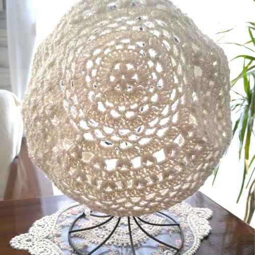 レースかぎ針編み・春夏用透かし模様ベレー帽②（ミルキーホワイト