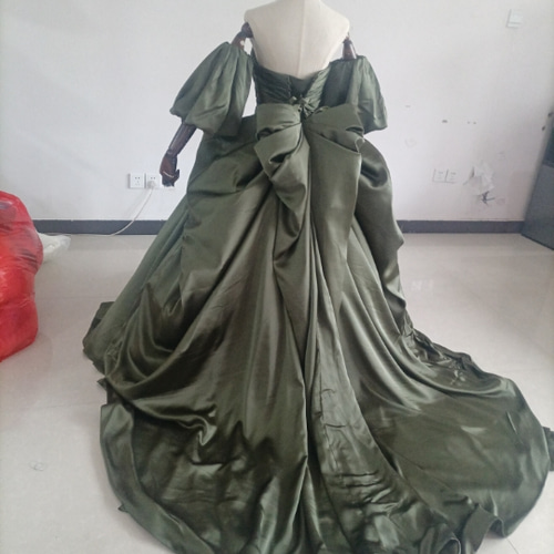 人気上昇！パーティードレス グリーン サテン ベアトップ 取り外し袖  