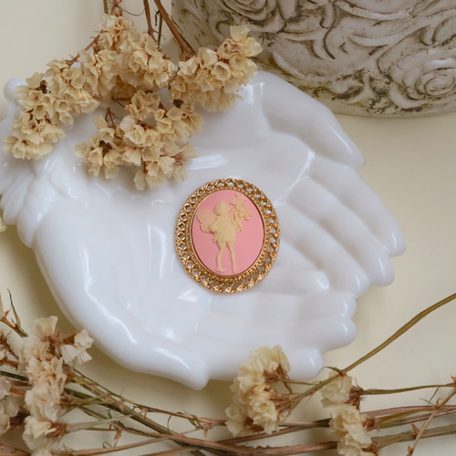 カメオのブローチネックレス 花を持つ妖精（ピンク）＊繊細