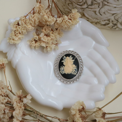 カメオ　ブローチ　ネックレス カメオのブローチネックレス 花を持つ妖精（ピンク） | iichi