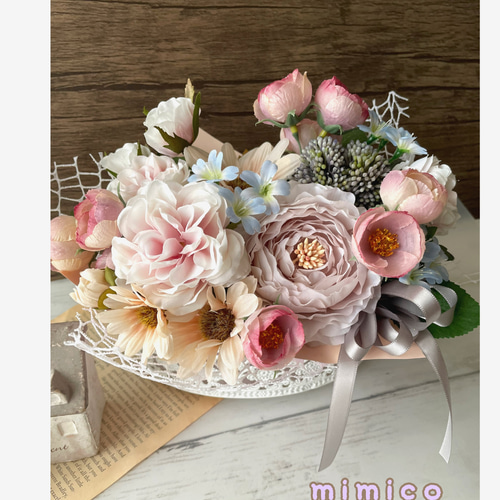 バラやラナンキュラスのお花畑リース ドライフラワーリース 母の日