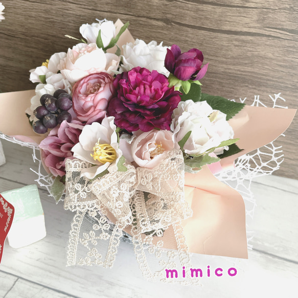 ペールピンクバラと赤紫ラナンキュラスのアレンジメント　母の日　新築祝い　お誕生日祝　結婚祝い　フラワーギフト 3枚目の画像