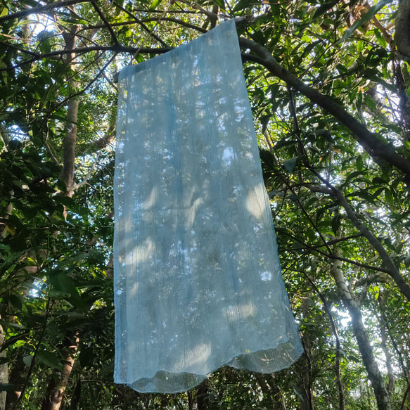 屋久島の草木染めシルクストール縞格子170cm（琉球藍生葉染めブルーグリーン） 6枚目の画像