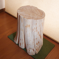 天然アロマ 丸太椅子フリル・ 根元使用・特大・丸太テーブル・オーガニック 2枚目の画像