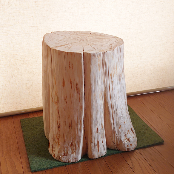 天然アロマ 丸太椅子フリル・ 根元使用・特大・丸太テーブル・オーガニック 3枚目の画像