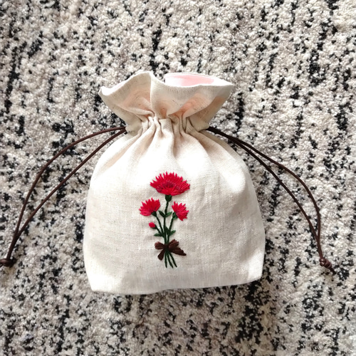 受注生産】☆母の日に贈る花 リネン 手刺繡入り巾着ポーチ