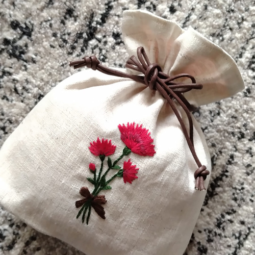 受注生産】☆母の日に贈る花 リネン 手刺繡入り巾着ポーチ