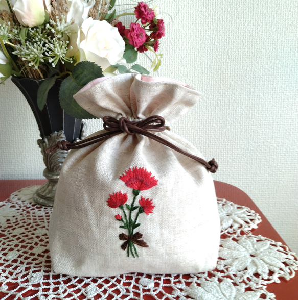 受注生産】☆母の日に贈る花 リネン 手刺繡入り巾着ポーチ