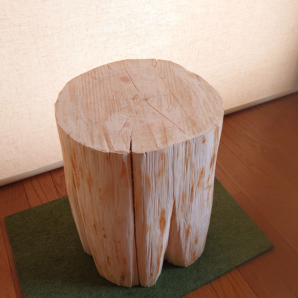 天然アロマ 丸太椅子フリル・丸太テーブル・オーガニック 3枚目の画像