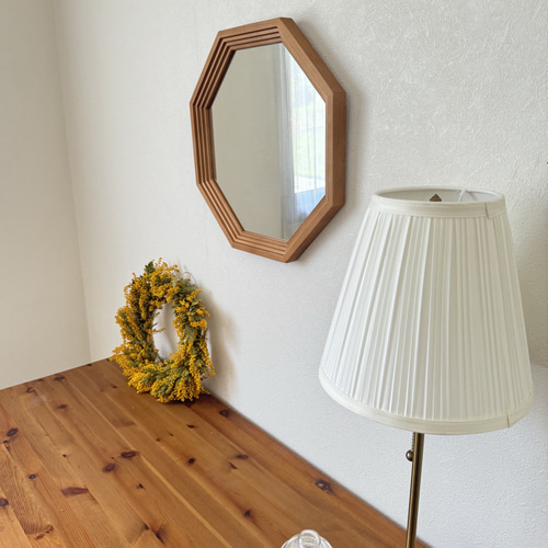 アンティーク ヴィンテージ 八角 ミラー ゴールド フレーム 鏡 ミラー カット 楽天市場】鏡 壁掛け ヴィンテージ 八角ミラー ゴールド Mサイズ