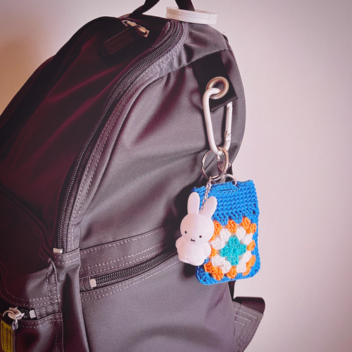 グラニースクエアのエアポッズケース イヤホンケース カーマイン